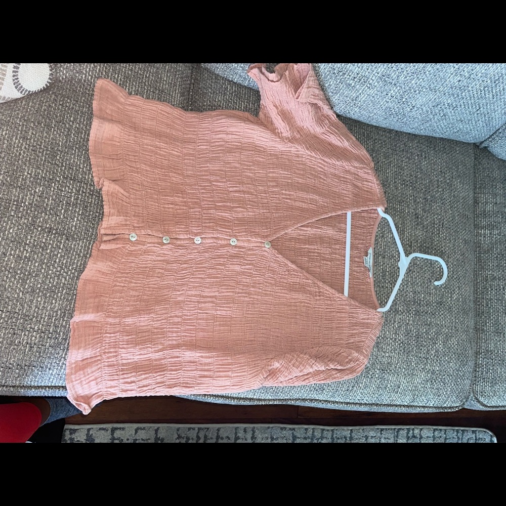 American eagle Ruffled light pink top.